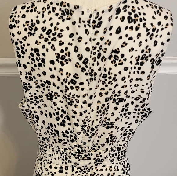 Gilli animal print dress with tie waist. Sz Lrg. Like new, never worn. - Picture 3 of 4